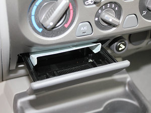 2011款财富版 2.2L 小双排豪华型 中控区