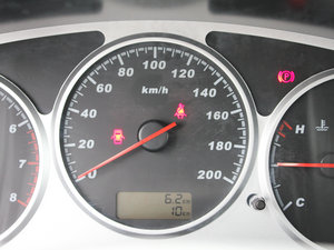 2011款财富版 2.2L 小双排豪华型 中控区