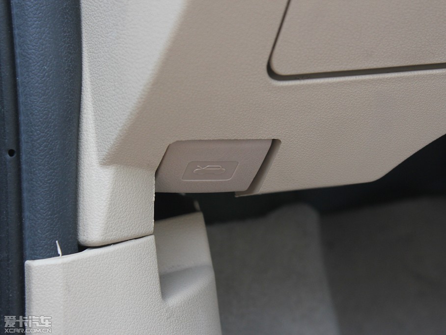 2012���L��C30 1.5L CVT���A��