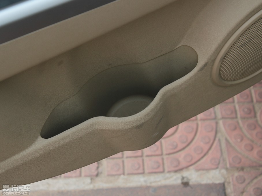 2012���L��C30 1.5L CVT���A��