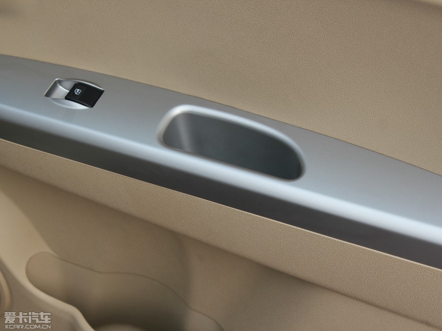 2012���L��C30 1.5L CVT���A��