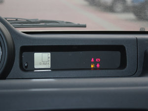 2012款1.5L 手动都市版 中控区