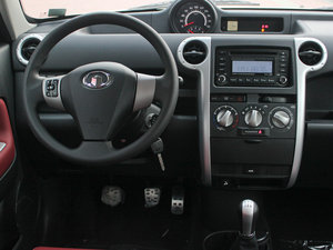 2012款1.5L 手动都市版 中控区