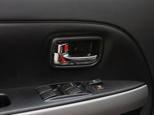 2011款1.3L MT 空间座椅