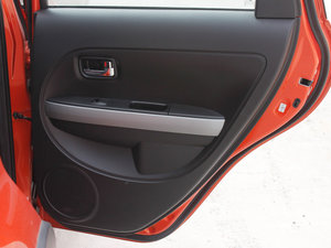 2011款1.3L MT 空间座椅