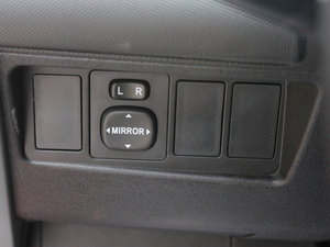 2011款1.3L MT 中控区
