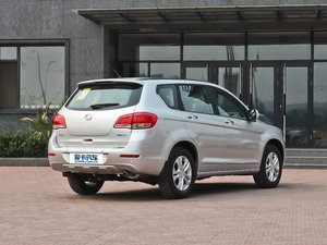 2012款2.4L 手动两驱都市版 整体外观