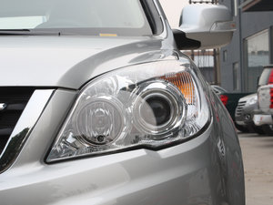2012款2.4L 手动两驱都市版 大灯