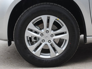 2012款2.4L 手动两驱都市版 轮圈