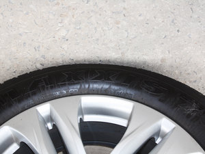 2012款2.4L 手动两驱都市版 轮胎品牌