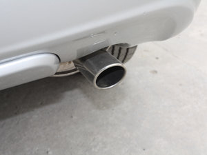2012款2.4L 手动两驱都市版 排气管