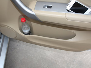 2012款2.4L 手动两驱都市版 空间座椅
