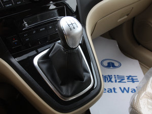 2012款2.4L 手动两驱都市版 换挡杆