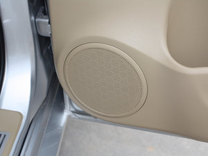 2012款2.4L 手动两驱都市版 中控区