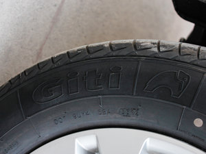 2012款1.5T 手动两驱精英版 轮胎品牌