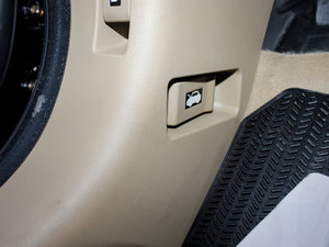 2012款1.5T 手动两驱精英版 空间座椅