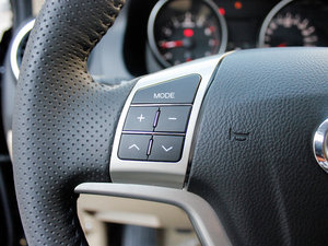 2012款1.5T 手动两驱精英版 中控区