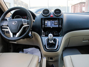 2012款1.5T 手动两驱精英版 中控台