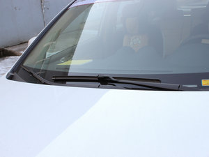 2012款1.5T 手动两驱尊贵版 雨刷
