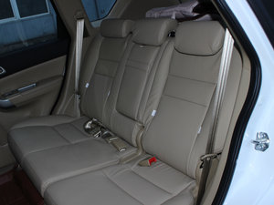 2012款1.5T 手动两驱尊贵版 后排座椅