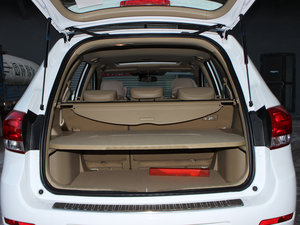 2012款1.5T 手动两驱尊贵版 行李厢空间