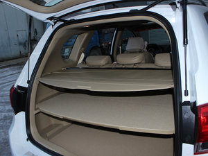 2012款1.5T 手动两驱尊贵版 空间座椅