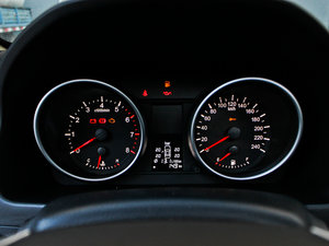 2012款1.5T 手动两驱尊贵版 仪表