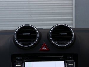 2012款1.5T 手动两驱尊贵版 空调出风口