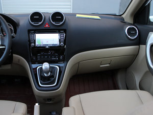 2012款1.5T 手动两驱尊贵版 中控区