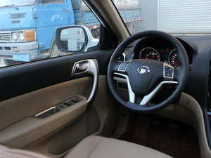2012款1.5T 手动两驱尊贵版 中控区