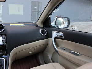 2012款1.5T 手动两驱尊贵版 中控区