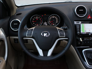 2012款1.5T 手动两驱尊贵版 方向盘