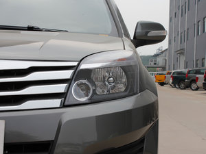 2012款2.0L 锐意版 两驱导航型 大灯