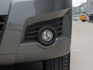 2012款2.0L 锐意版 两驱导航型 前雾灯
