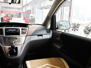 2012款1.5T 手动实尚版 空间座椅