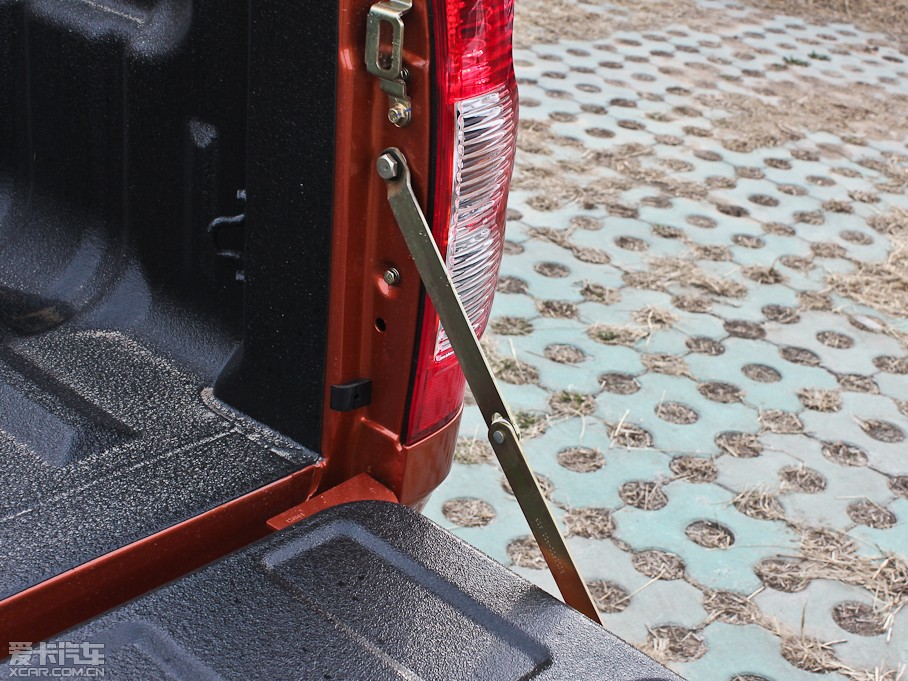 2011LE5 հ 2.4L pźA 