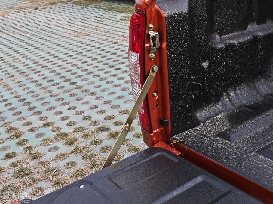 2011LE5 հ 2.4L pźA 