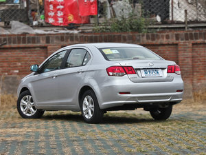 2013款1.5L 手动舒适版 左后45度