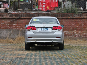 2013款1.5L 手动舒适版 正后	
