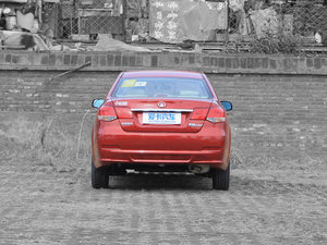 2013款1.5L 手动精英版 正后	