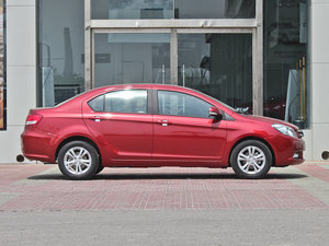 2013款1.5L 手动豪华版 整体外观