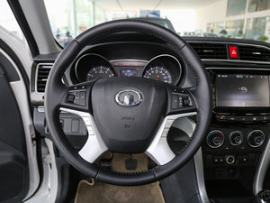 2014款2.4L 汽油 四驱领航版 方向盘