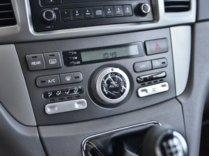 2013款1.5T 手动雅尚版 中控区
