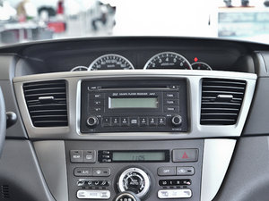 2013款1.5T 手动雅尚版 空调出风口