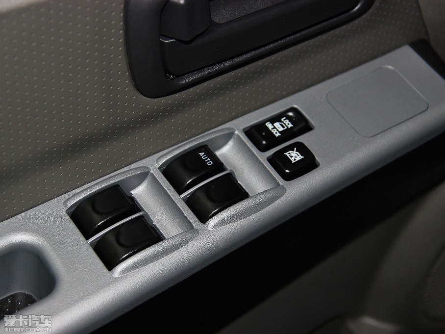 2013L(fng)E5 Wް 2.4L (q)Ӣʹp