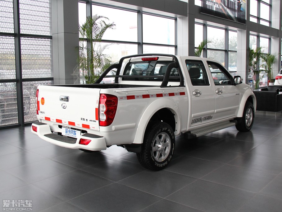 2013L(fng)E5 Wް 2.0T (q)Ӣʹp