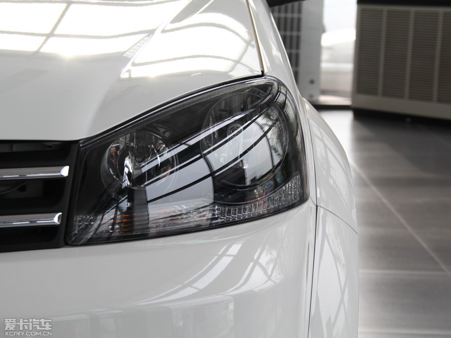 2013L(fng)E5 Wް 2.0T (q)Ӣʹp