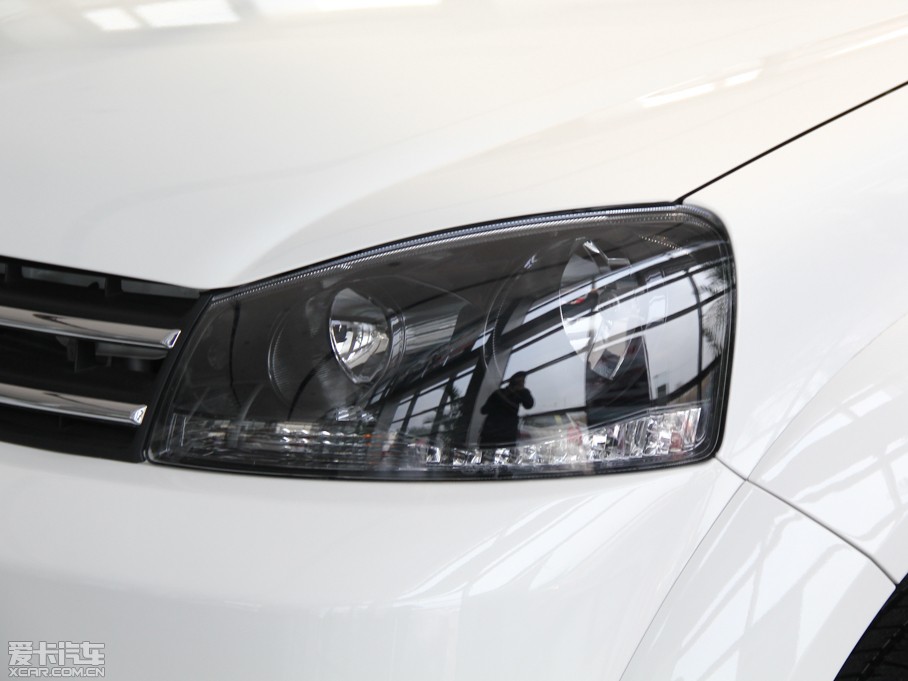 2013L(fng)E5 Wް 2.0T (q)Ӣʹp