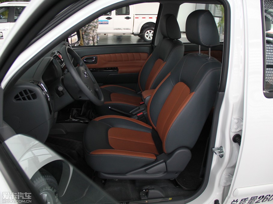 2013LE5 Wް 2.0T 򌾫Ӣʹp