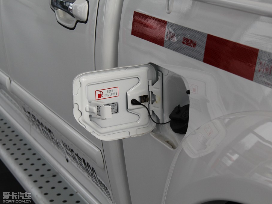 2013LE5 Wް 2.0T 򌾫Ӣʹp